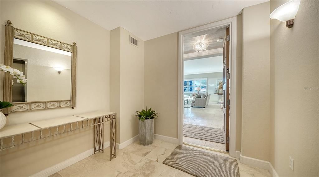 Activo con contrato: $2,350,000 (3 camas, 3 baños, 2485 Pies cuadrados)