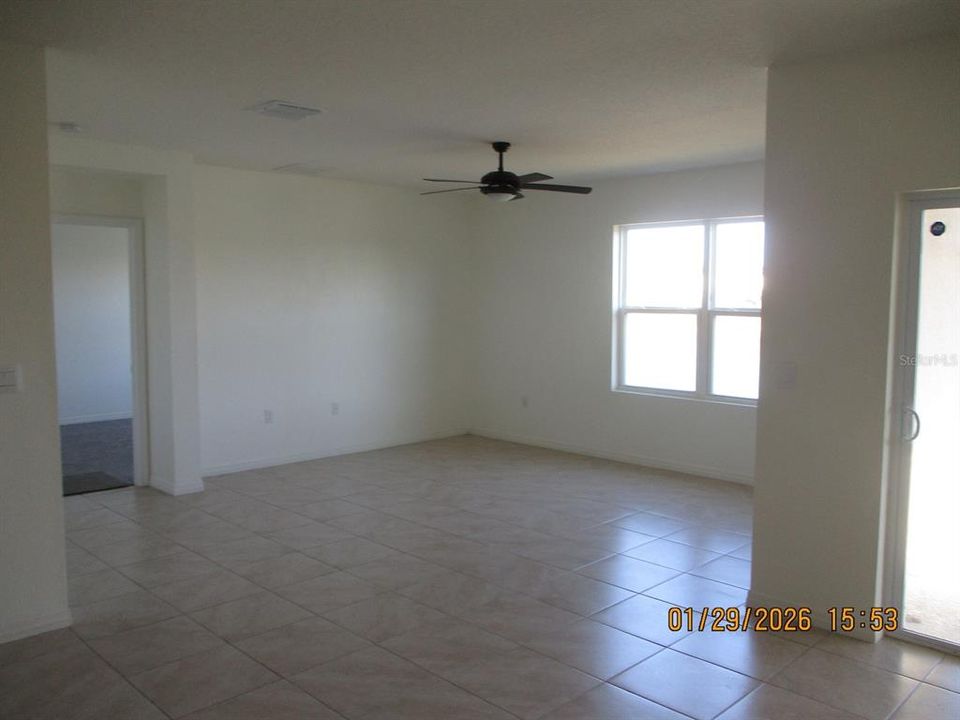 For Sale: $319,900 (4 beds, 2 baths, 1867 Square Feet)