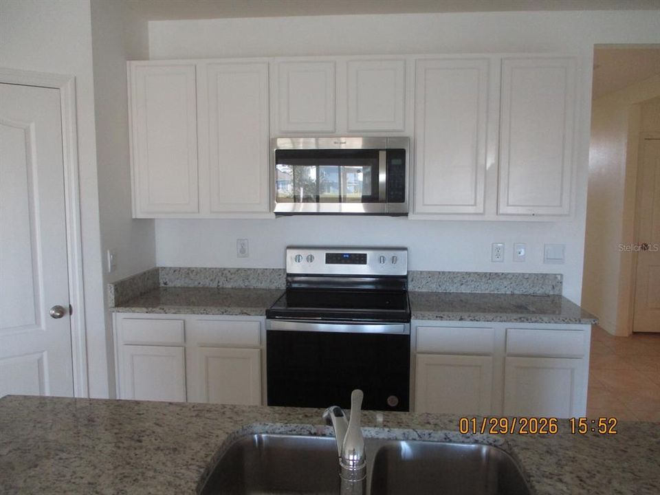 For Sale: $319,900 (4 beds, 2 baths, 1867 Square Feet)