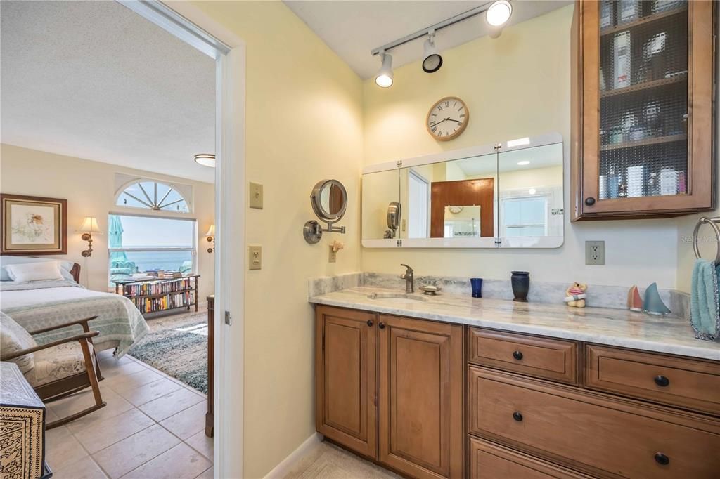 For Sale: $2,299,995 (3 beds, 3 baths, 2202 Square Feet)