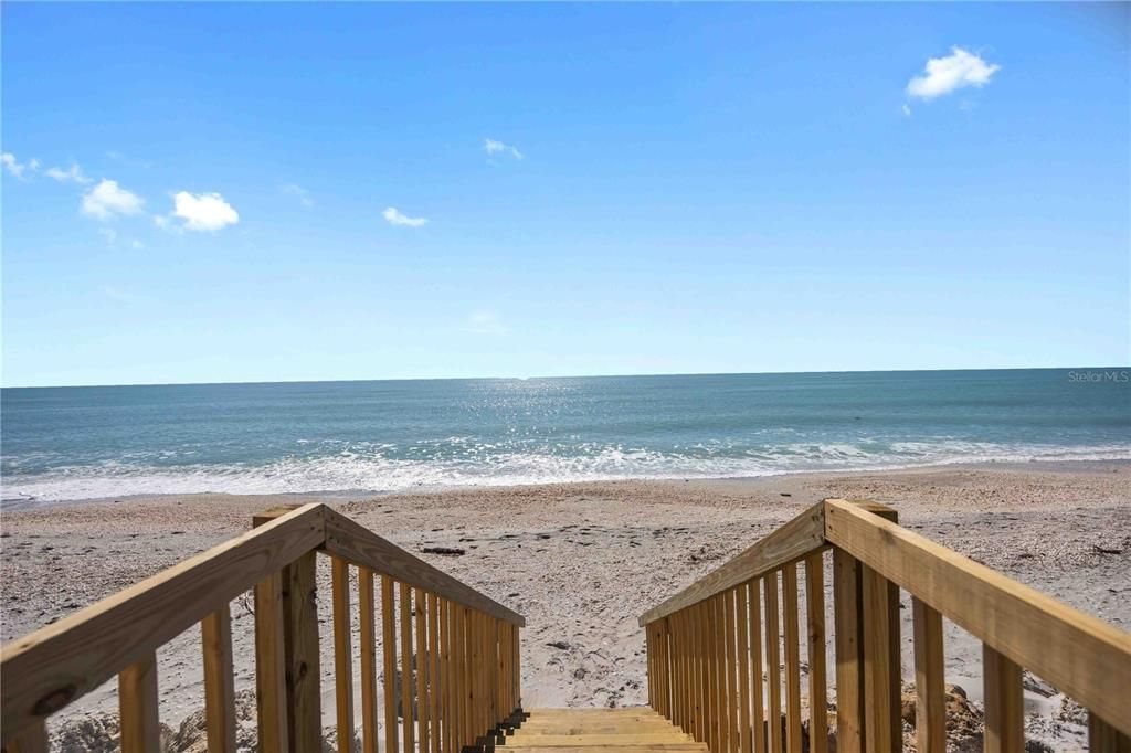 For Sale: $2,299,995 (3 beds, 3 baths, 2202 Square Feet)