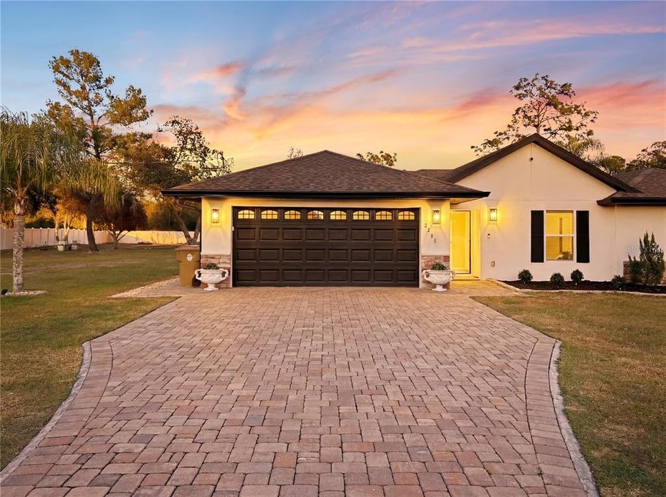 En Venta: $720,000 (4 camas, 2 baños, 2106 Pies cuadrados)