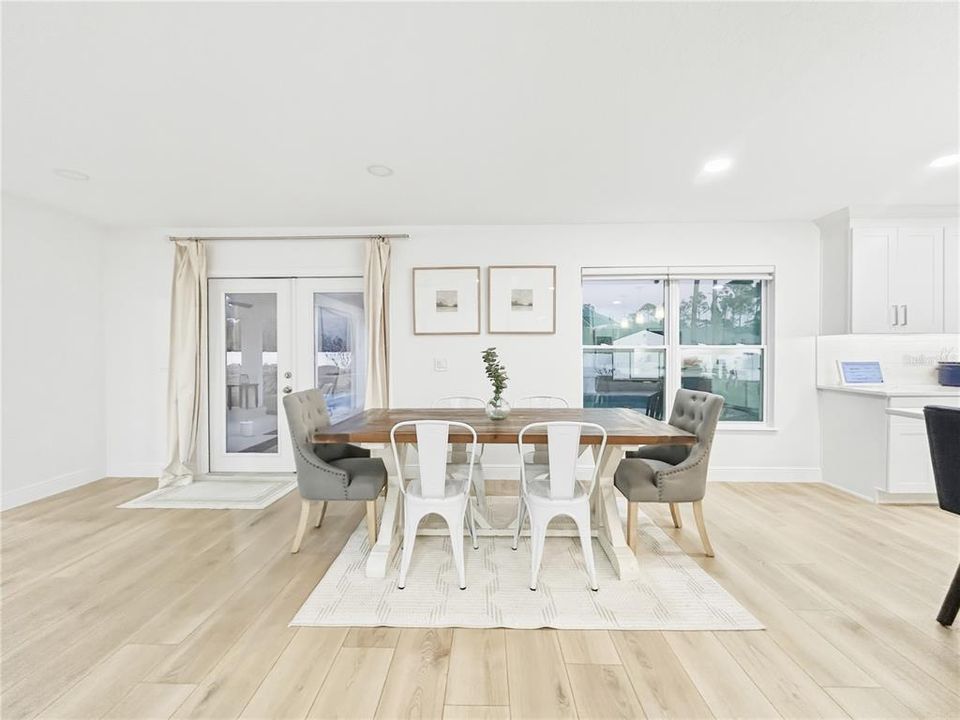 En Venta: $720,000 (4 camas, 2 baños, 2106 Pies cuadrados)