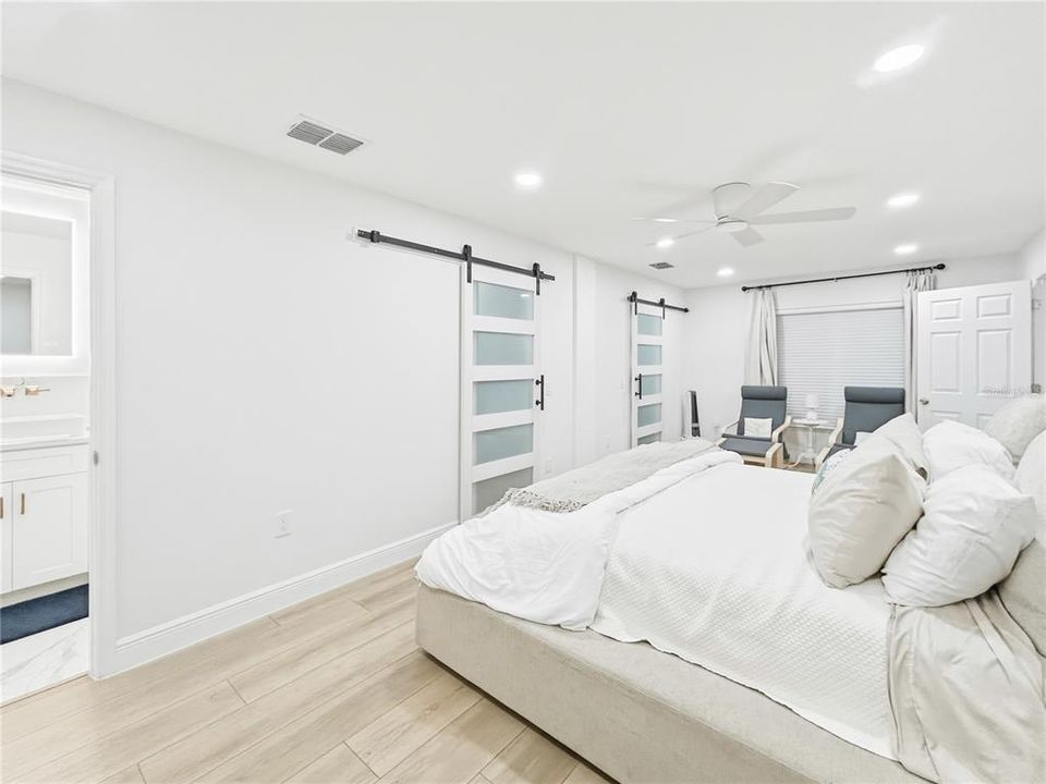 En Venta: $720,000 (4 camas, 2 baños, 2106 Pies cuadrados)