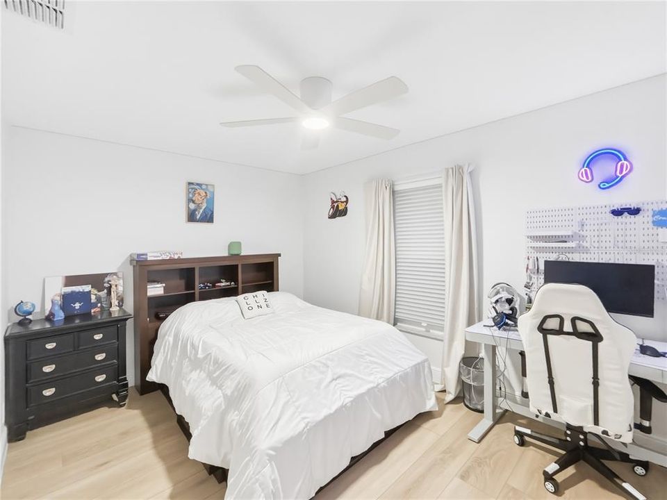 En Venta: $720,000 (4 camas, 2 baños, 2106 Pies cuadrados)