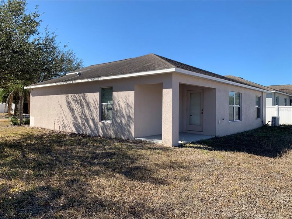 Activo con contrato: $179,000 (3 camas, 2 baños, 1346 Pies cuadrados)