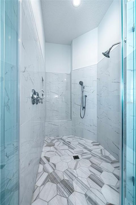 На продажу: $849,900 (3 спален, 3 ванн, 2710 Квадратных фут)