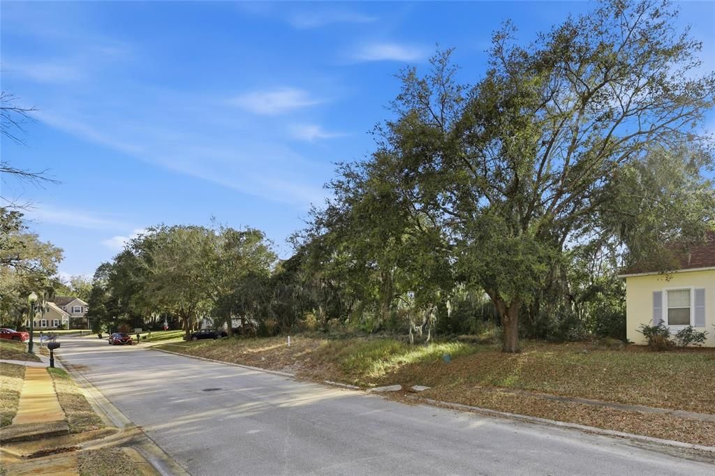 На продажу: $135,000 (0.28 acres)