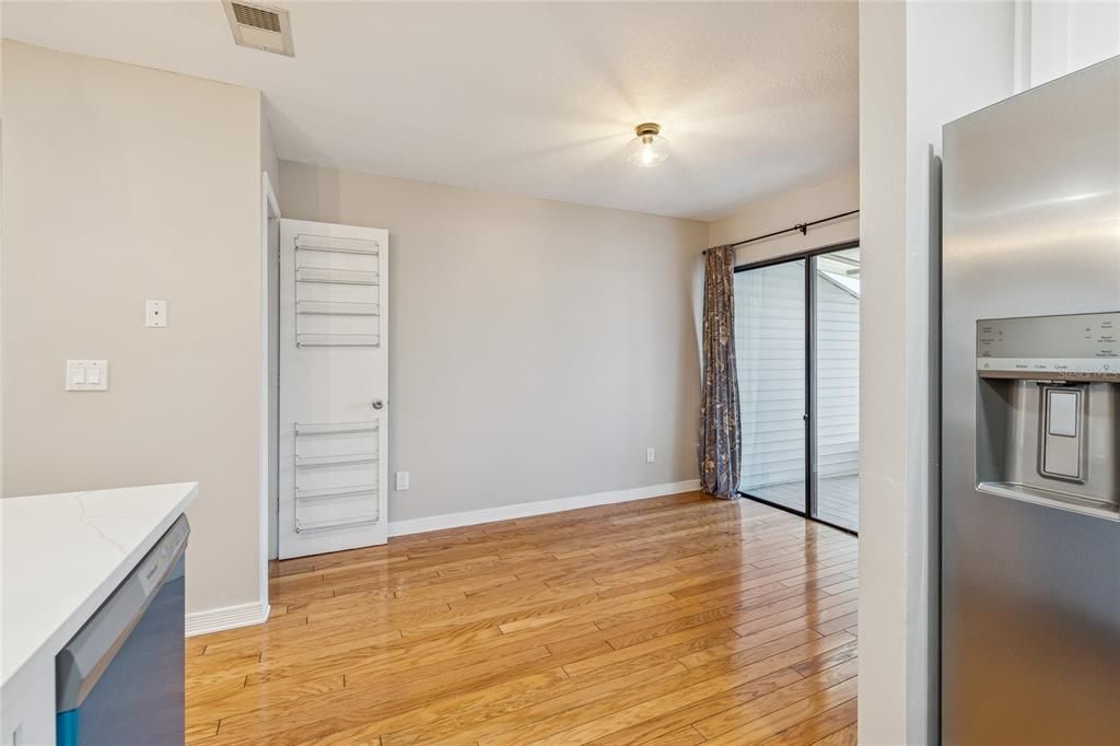 Activo con contrato: $249,900 (2 camas, 2 baños, 1166 Pies cuadrados)