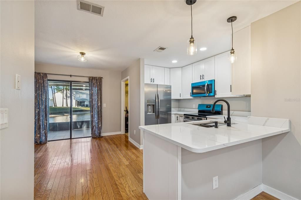 Activo con contrato: $249,900 (2 camas, 2 baños, 1166 Pies cuadrados)