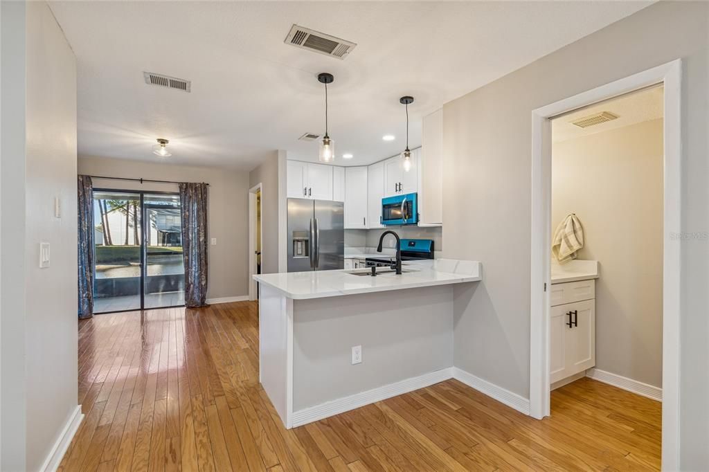 Activo con contrato: $249,900 (2 camas, 2 baños, 1166 Pies cuadrados)