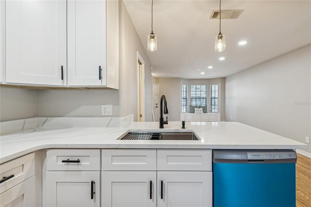 Activo con contrato: $249,900 (2 camas, 2 baños, 1166 Pies cuadrados)