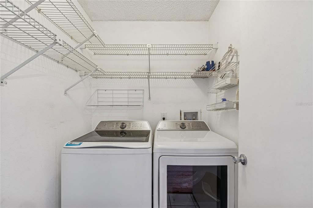 Activo con contrato: $249,900 (2 camas, 2 baños, 1166 Pies cuadrados)