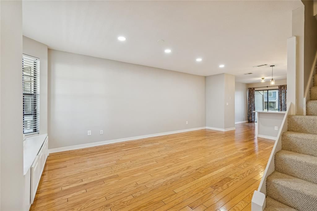 Activo con contrato: $249,900 (2 camas, 2 baños, 1166 Pies cuadrados)