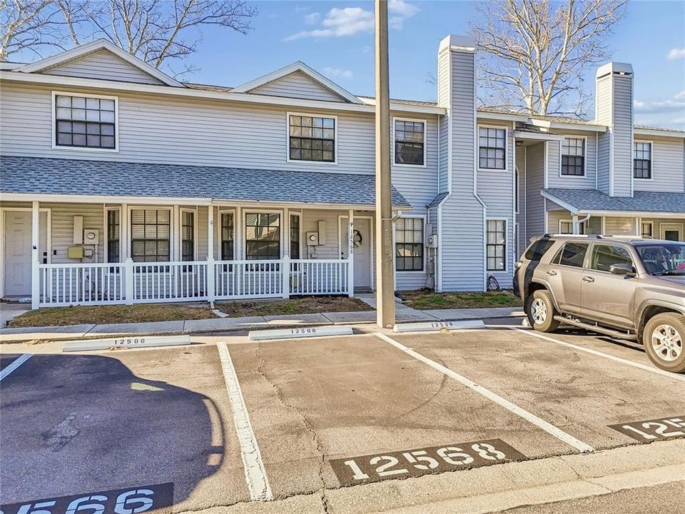 Activo con contrato: $249,900 (2 camas, 2 baños, 1166 Pies cuadrados)