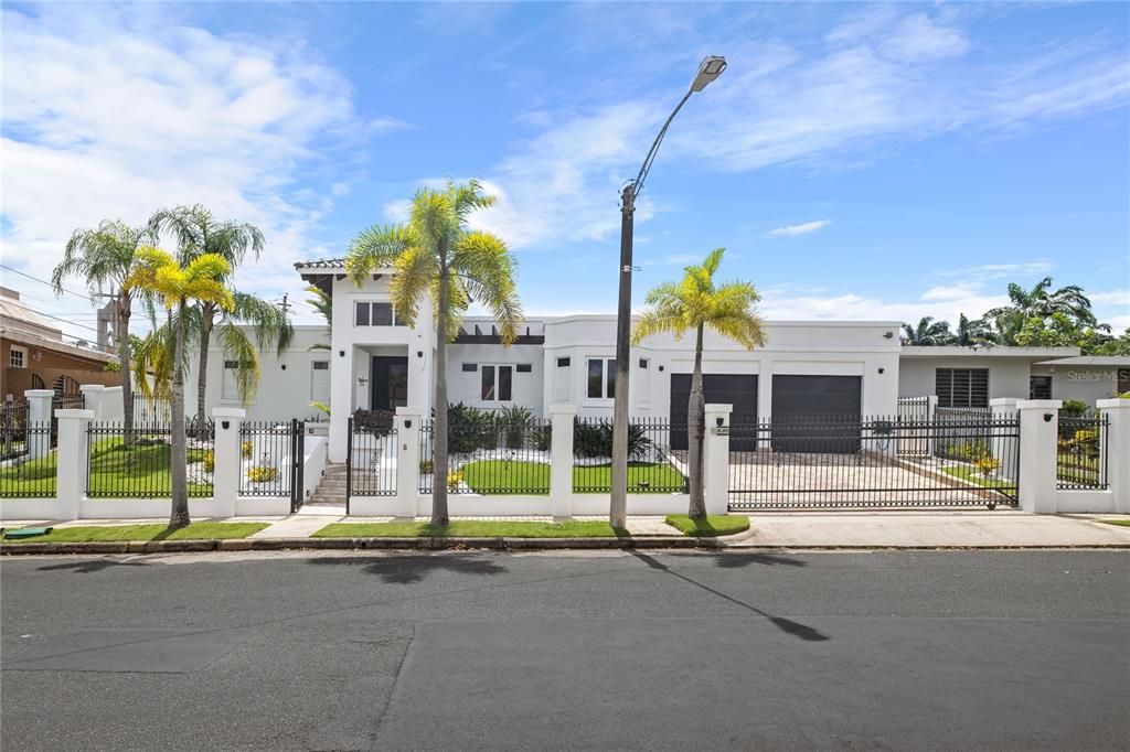 Recently Sold: $2,500,000 (6 beds, 5 baths, 0 Square Feet)