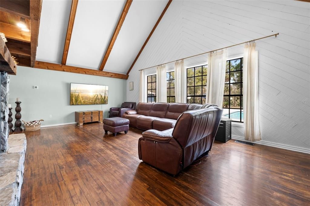 For Sale: $620,000 (3 beds, 3 baths, 2646 Square Feet)