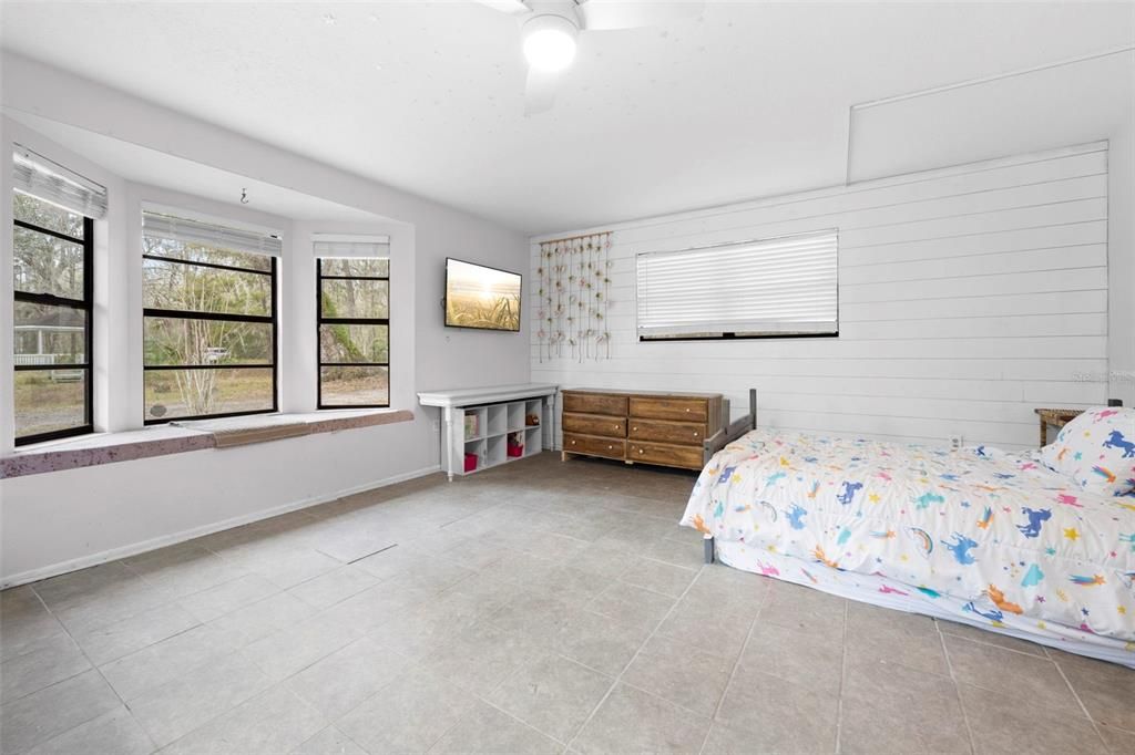For Sale: $620,000 (3 beds, 3 baths, 2646 Square Feet)