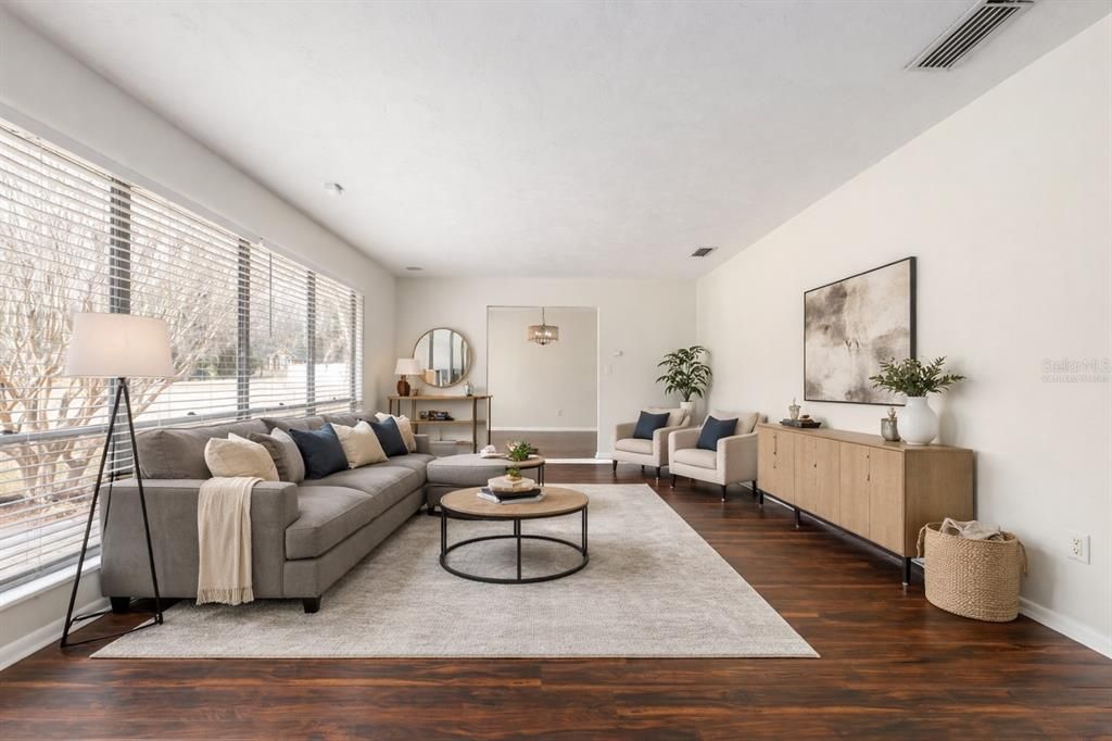 En Venta: $459,000 (4 camas, 2 baños, 2670 Pies cuadrados)