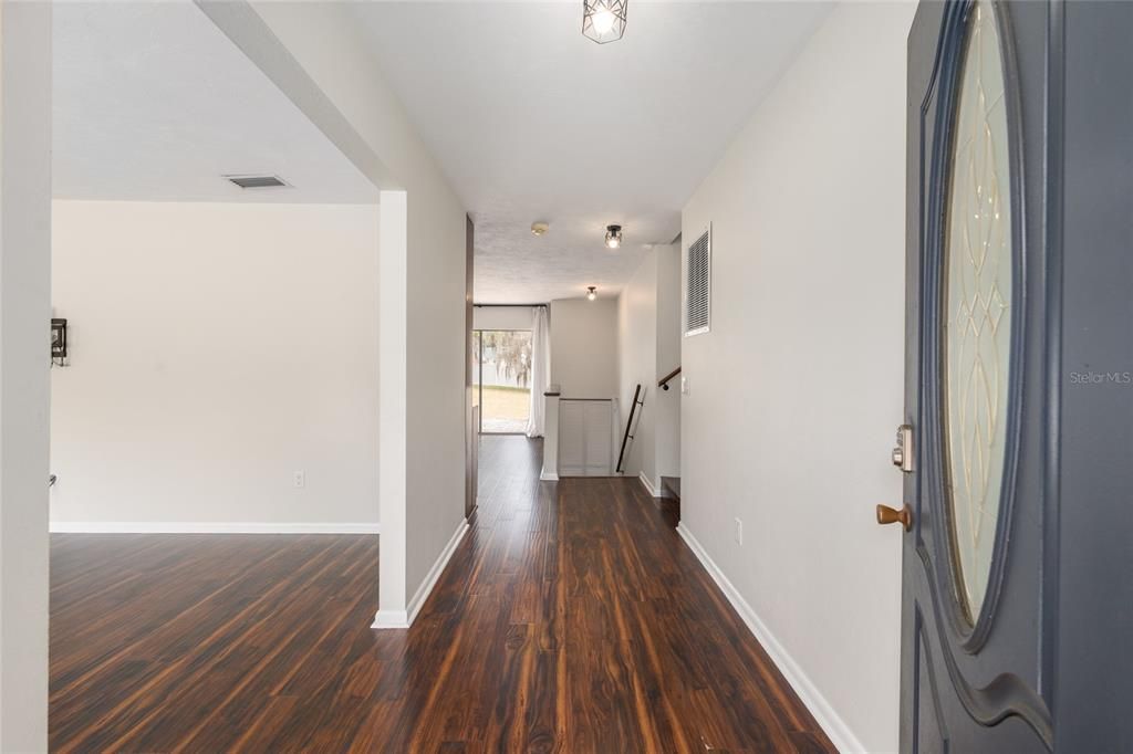 En Venta: $459,000 (4 camas, 2 baños, 2670 Pies cuadrados)