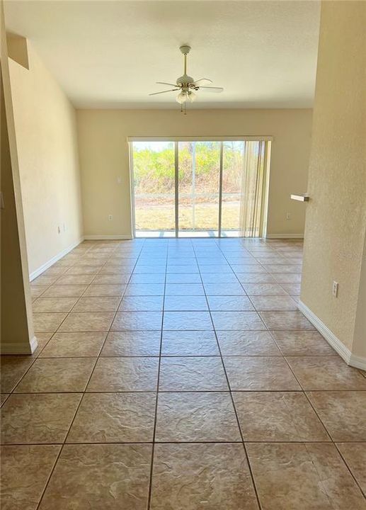 For Rent: $1,375 (2 beds, 1 baths, 1127 Square Feet)