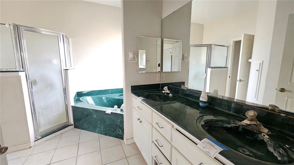For Sale: $214,900 (3 beds, 2 baths, 1798 Square Feet)