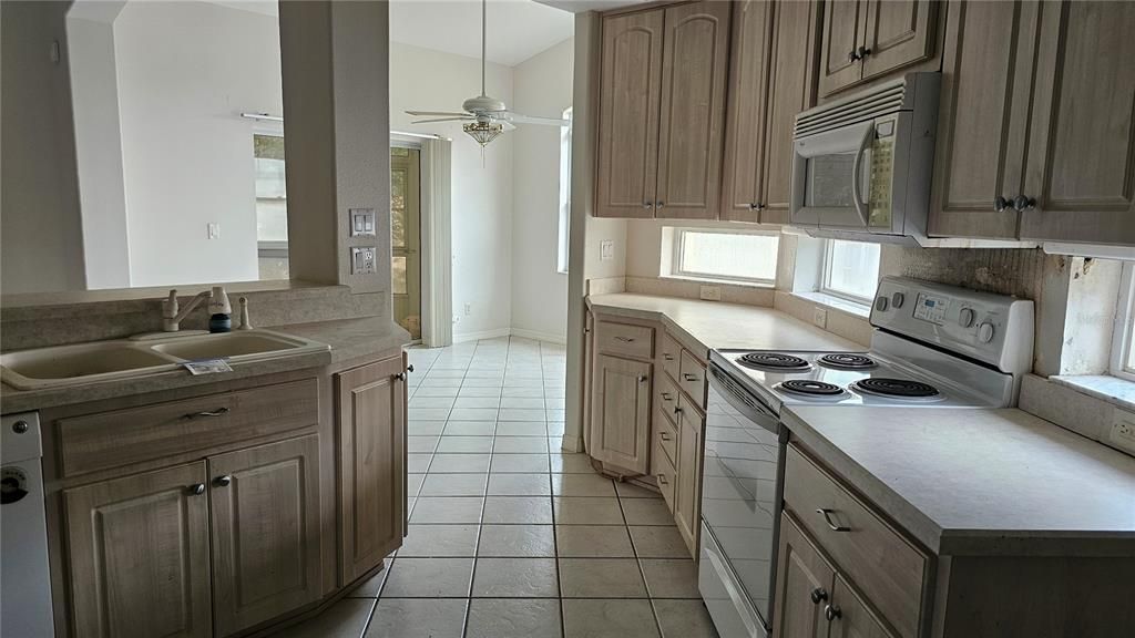 For Sale: $214,900 (3 beds, 2 baths, 1798 Square Feet)