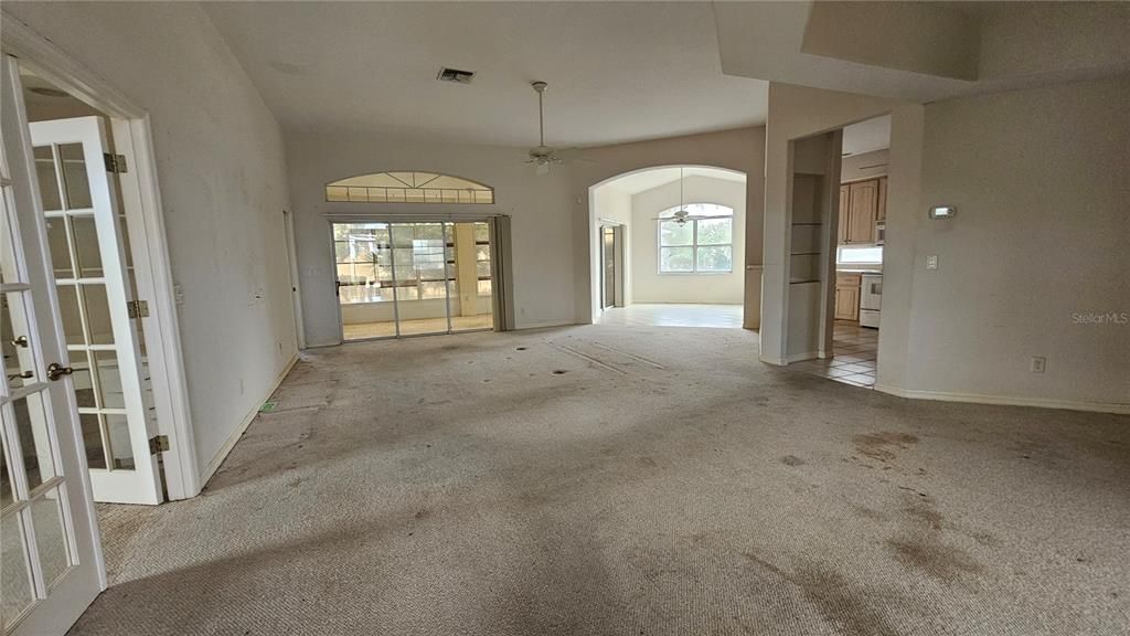 For Sale: $214,900 (3 beds, 2 baths, 1798 Square Feet)