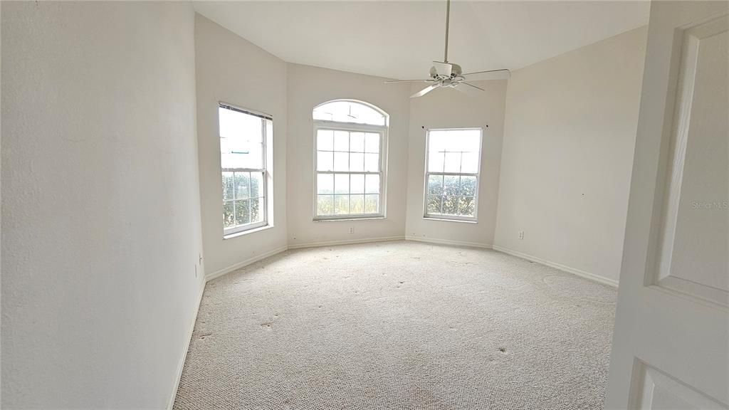 For Sale: $214,900 (3 beds, 2 baths, 1798 Square Feet)