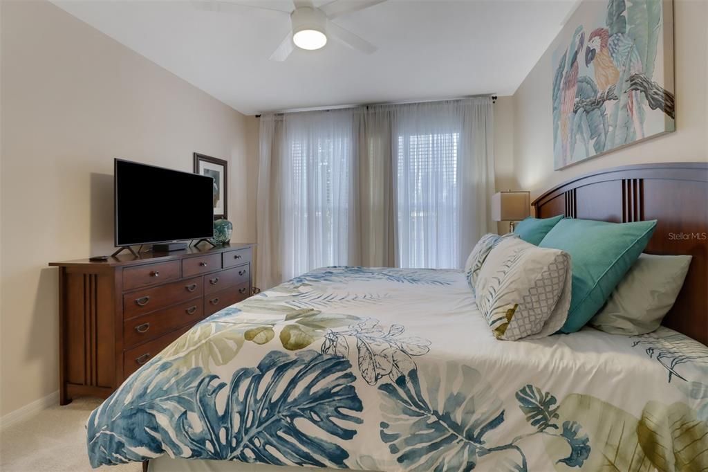 En Venta: $339,900 (2 camas, 2 baños, 1378 Pies cuadrados)