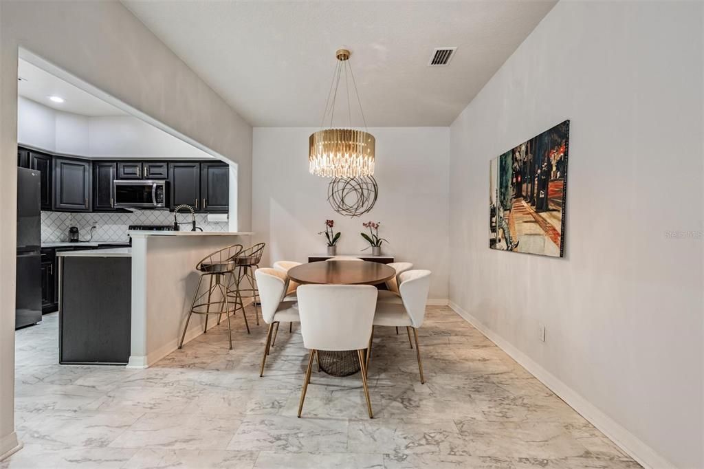 На продажу: $499,900 (4 спален, 2 ванн, 2137 Квадратных фут)