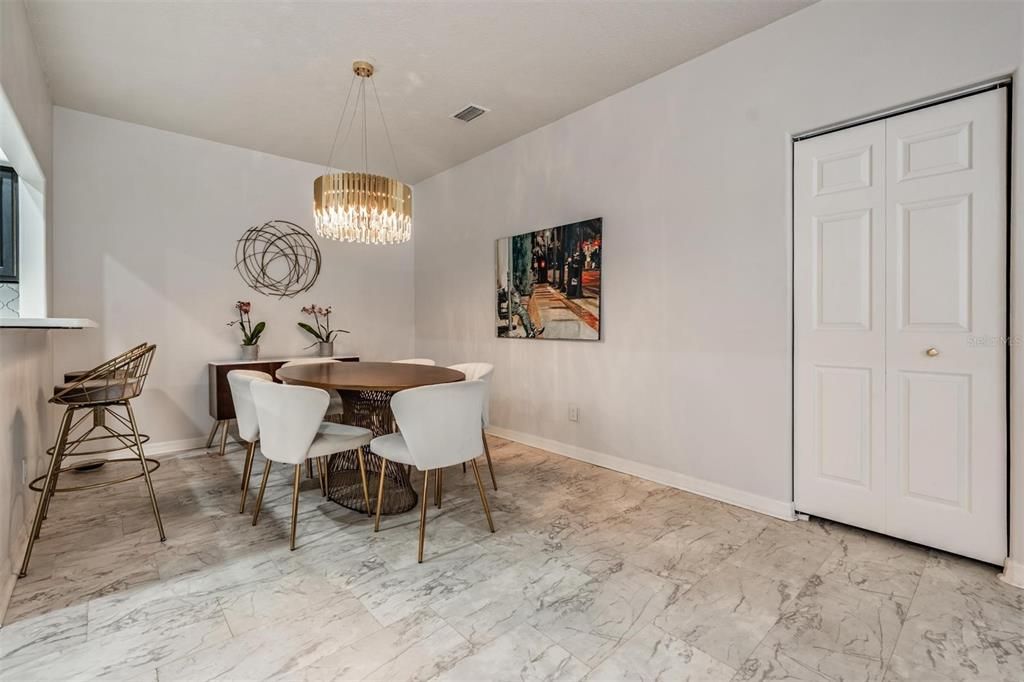 На продажу: $499,900 (4 спален, 2 ванн, 2137 Квадратных фут)