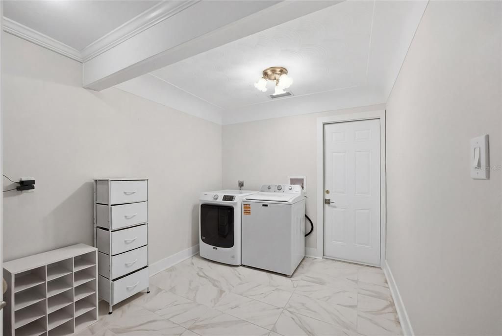 На продажу: $975,000 (4 спален, 3 ванн, 2298 Квадратных фут)