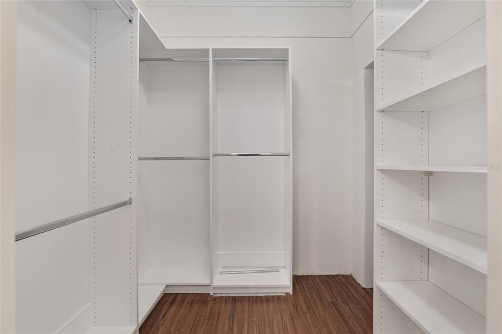 En Venta: $639,900 (3 camas, 3 baños, 3812 Pies cuadrados)