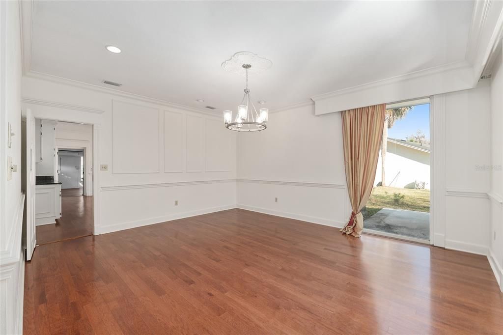 En Venta: $639,900 (3 camas, 3 baños, 3812 Pies cuadrados)