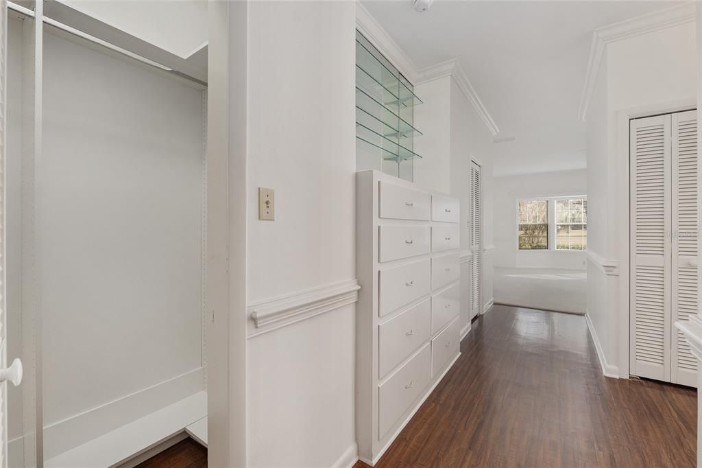 En Venta: $639,900 (3 camas, 3 baños, 3812 Pies cuadrados)