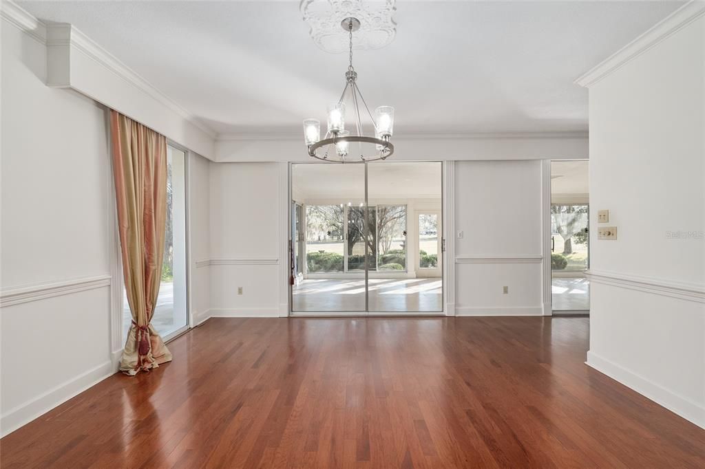 En Venta: $639,900 (3 camas, 3 baños, 3812 Pies cuadrados)
