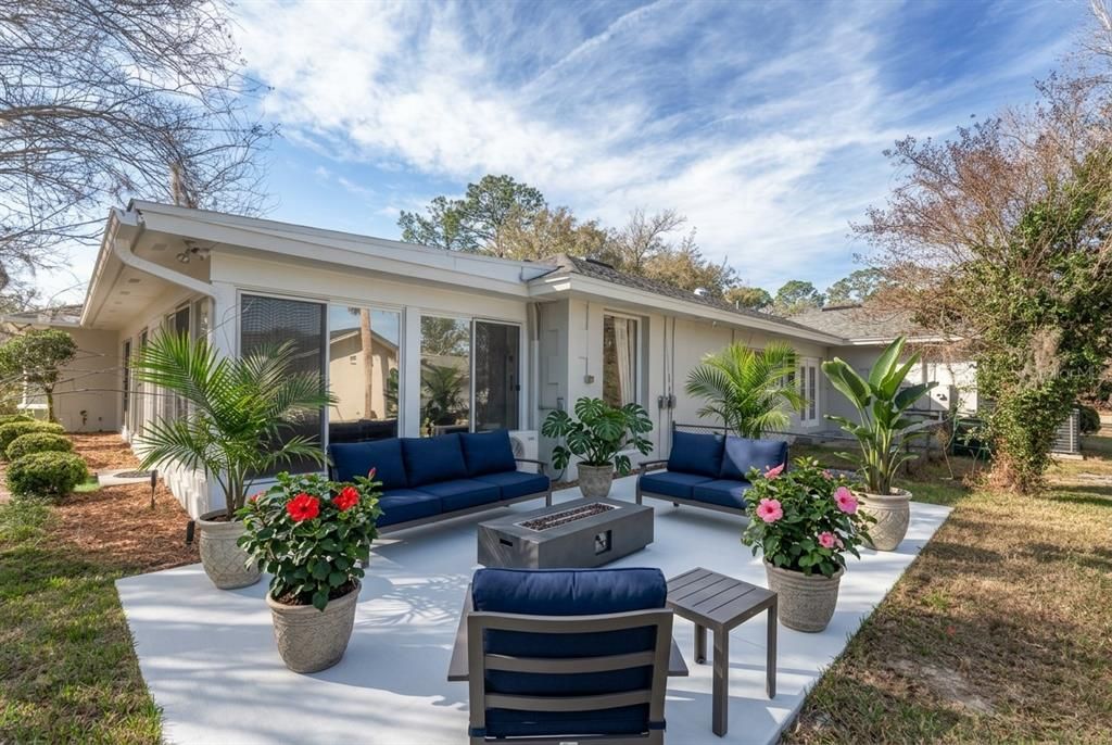 En Venta: $639,900 (3 camas, 3 baños, 3812 Pies cuadrados)