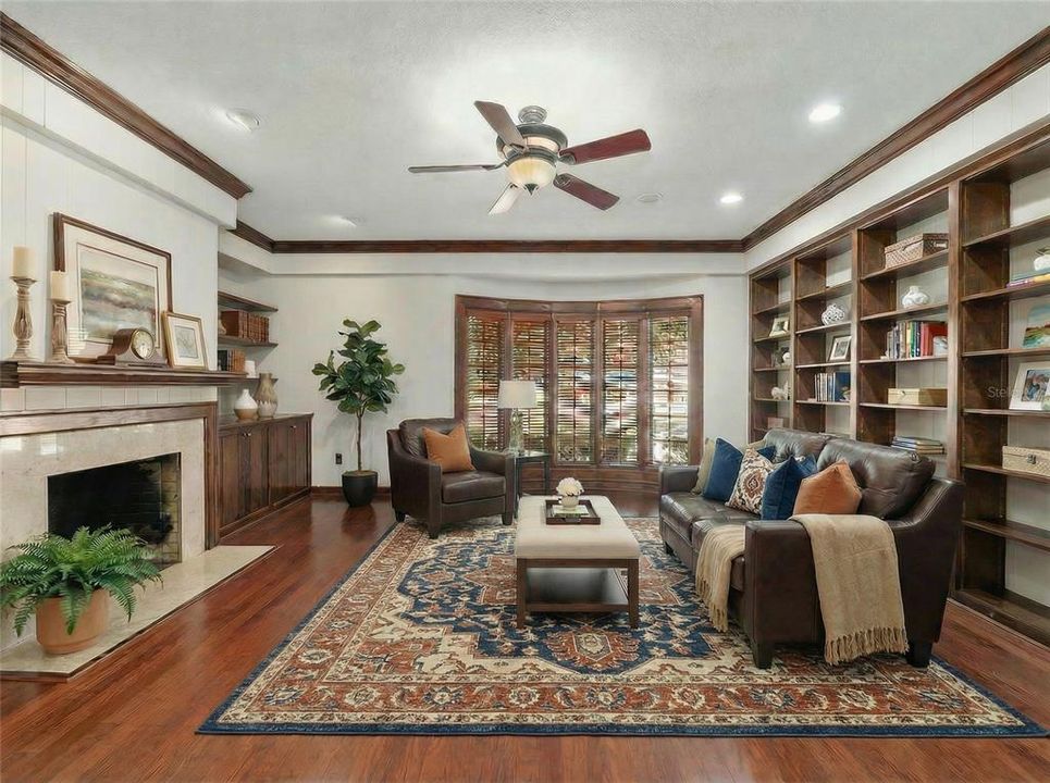 En Venta: $639,900 (3 camas, 3 baños, 3812 Pies cuadrados)