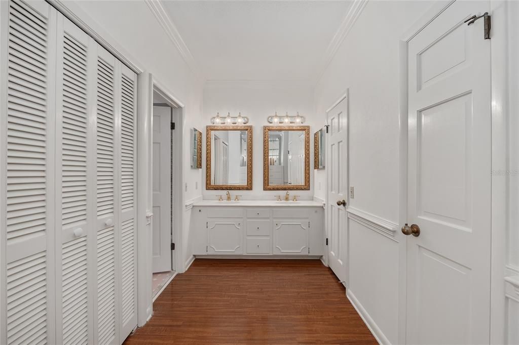 En Venta: $639,900 (3 camas, 3 baños, 3812 Pies cuadrados)