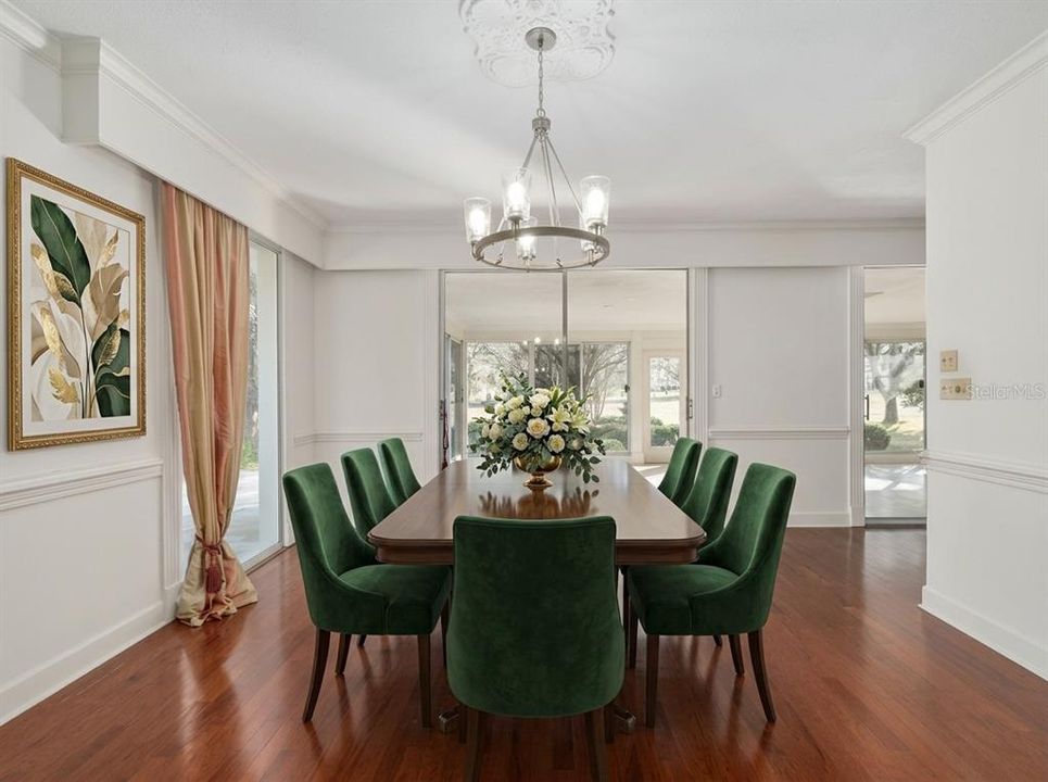 En Venta: $639,900 (3 camas, 3 baños, 3812 Pies cuadrados)