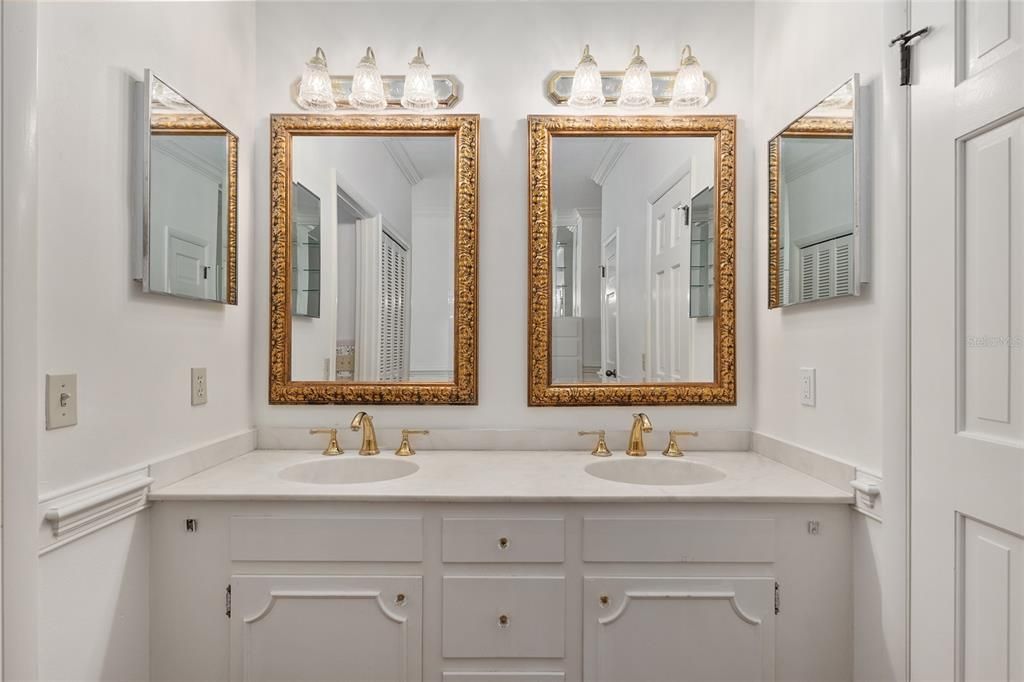 En Venta: $639,900 (3 camas, 3 baños, 3812 Pies cuadrados)