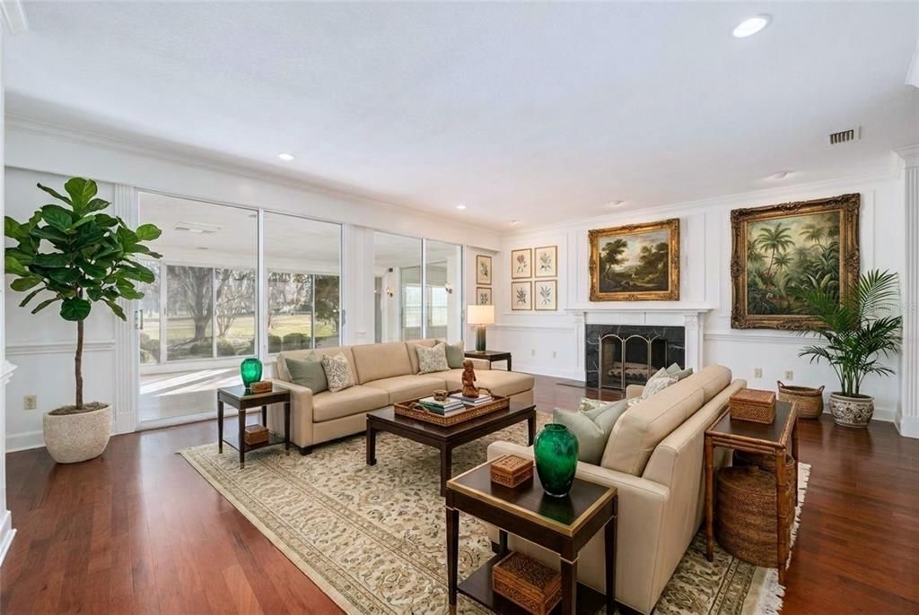 En Venta: $639,900 (3 camas, 3 baños, 3812 Pies cuadrados)