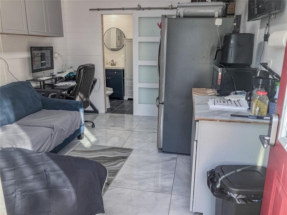На продажу: $84,900 (0.16 acres)