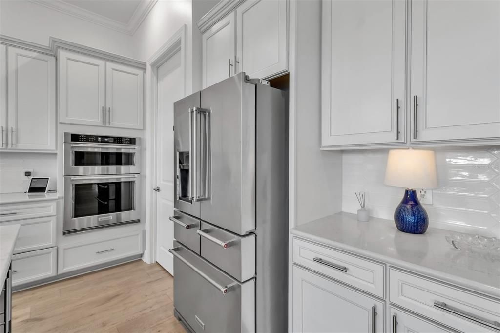 En Venta: $1,199,000 (3 camas, 3 baños, 2471 Pies cuadrados)