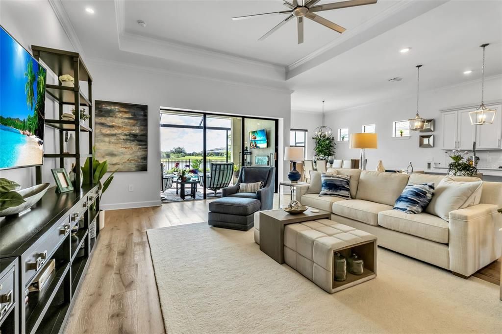 En Venta: $1,199,000 (3 camas, 3 baños, 2471 Pies cuadrados)