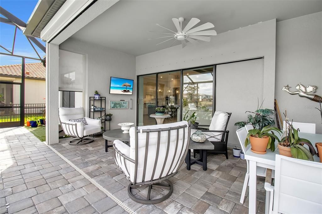 En Venta: $1,199,000 (3 camas, 3 baños, 2471 Pies cuadrados)