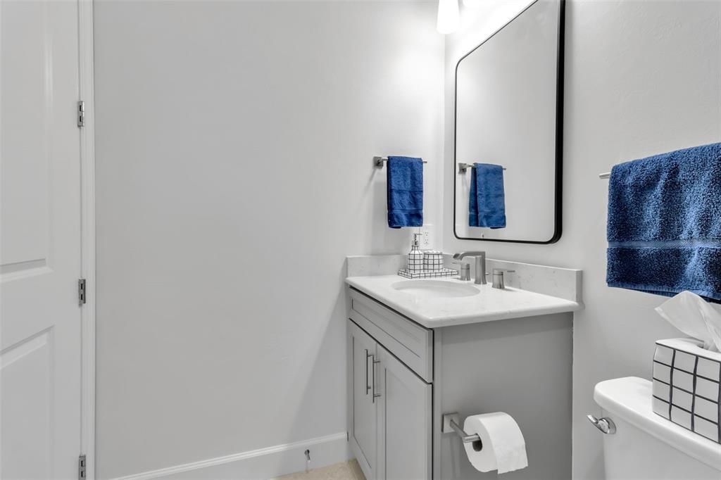 En Venta: $1,199,000 (3 camas, 3 baños, 2471 Pies cuadrados)