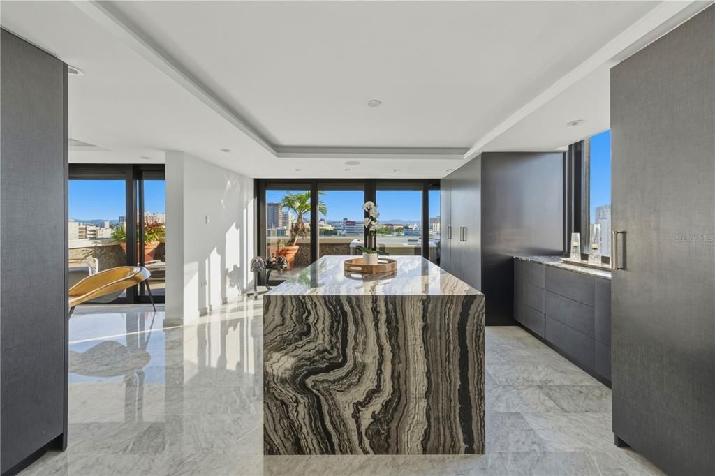 En Venta: $4,750,000 (4 camas, 4 baños, 5295.31 Pies cuadrados)