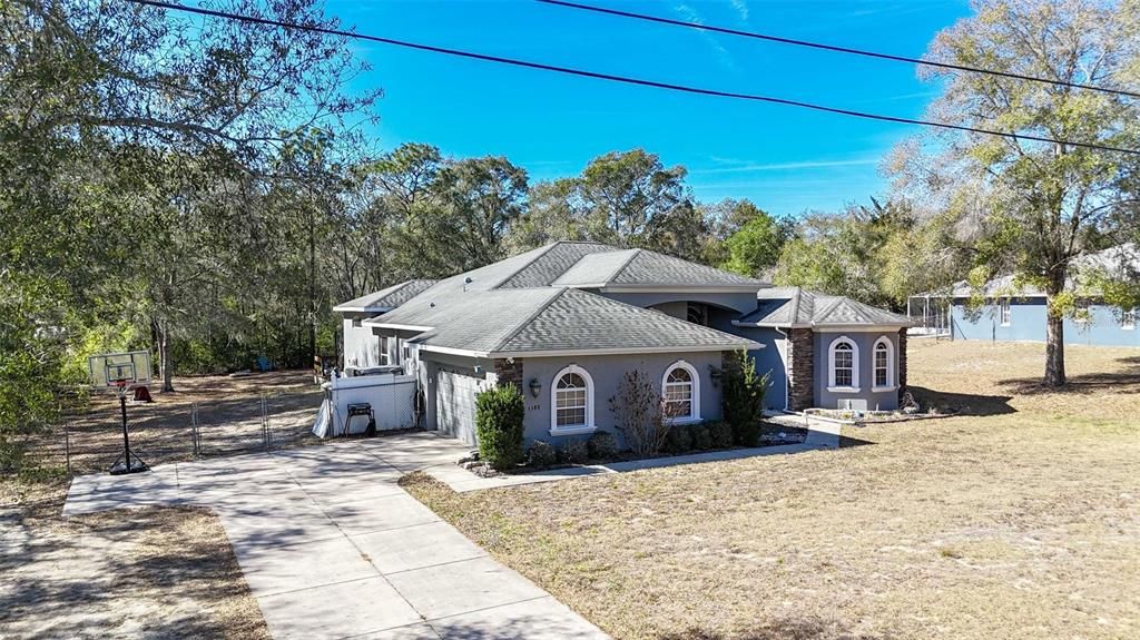 Active With Contract: $429,000 (3 beds, 2 baths, 2609 Square Feet)